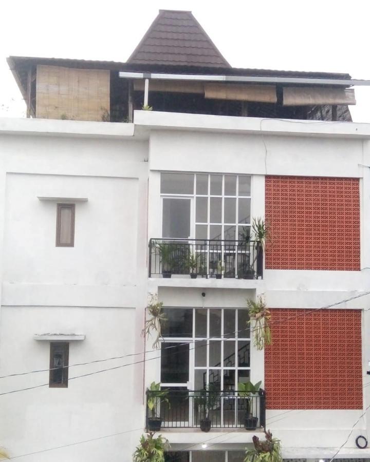 Albergue Setia Backpacker Yogyakarta Exterior foto